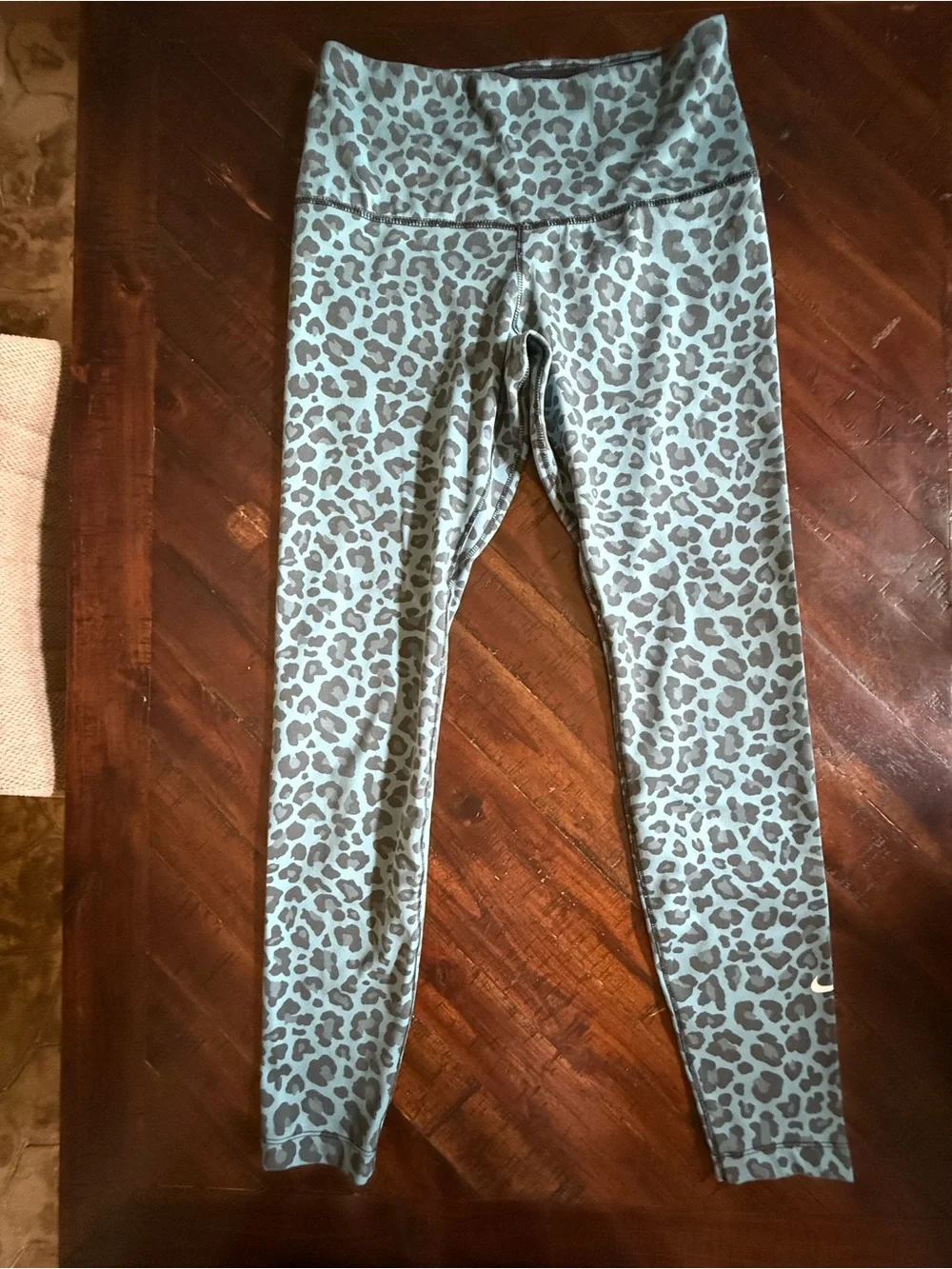 Nike Dri-FIT Blue Leopard Print High Rise Leggings Women’s Small